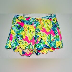 Lilly Pulitzer The Buttercup Stretch Shorts 5" Inseam Size 6 Leaf Print Preppy